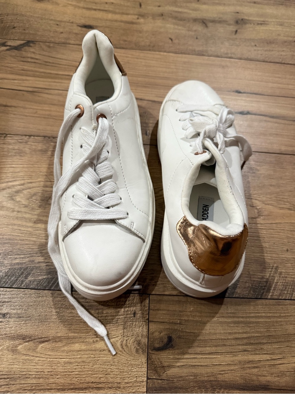 Steve Madden White Low-Top Sneakers with Metallic Rose Gold Heel Tab